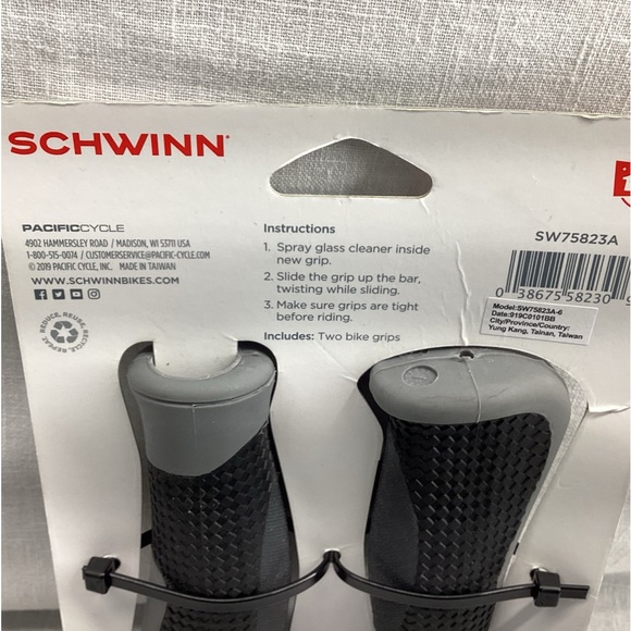 SCHWINN ERGONOMIC SW75823A BIKE GRIPS SLIP RESISTANT SOFT TOUCH BLACK / GRAY NWT - Picture 5 of 9